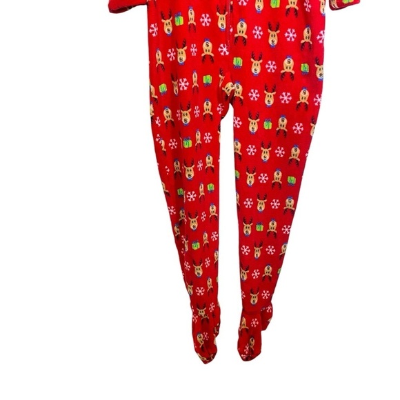 MACY'S Women's M CHRISTMAS HOLIDAY 1 PIECE FLEECE FOOTED PAJAMAS PHOTO Reindeer - Picture 6 of 13